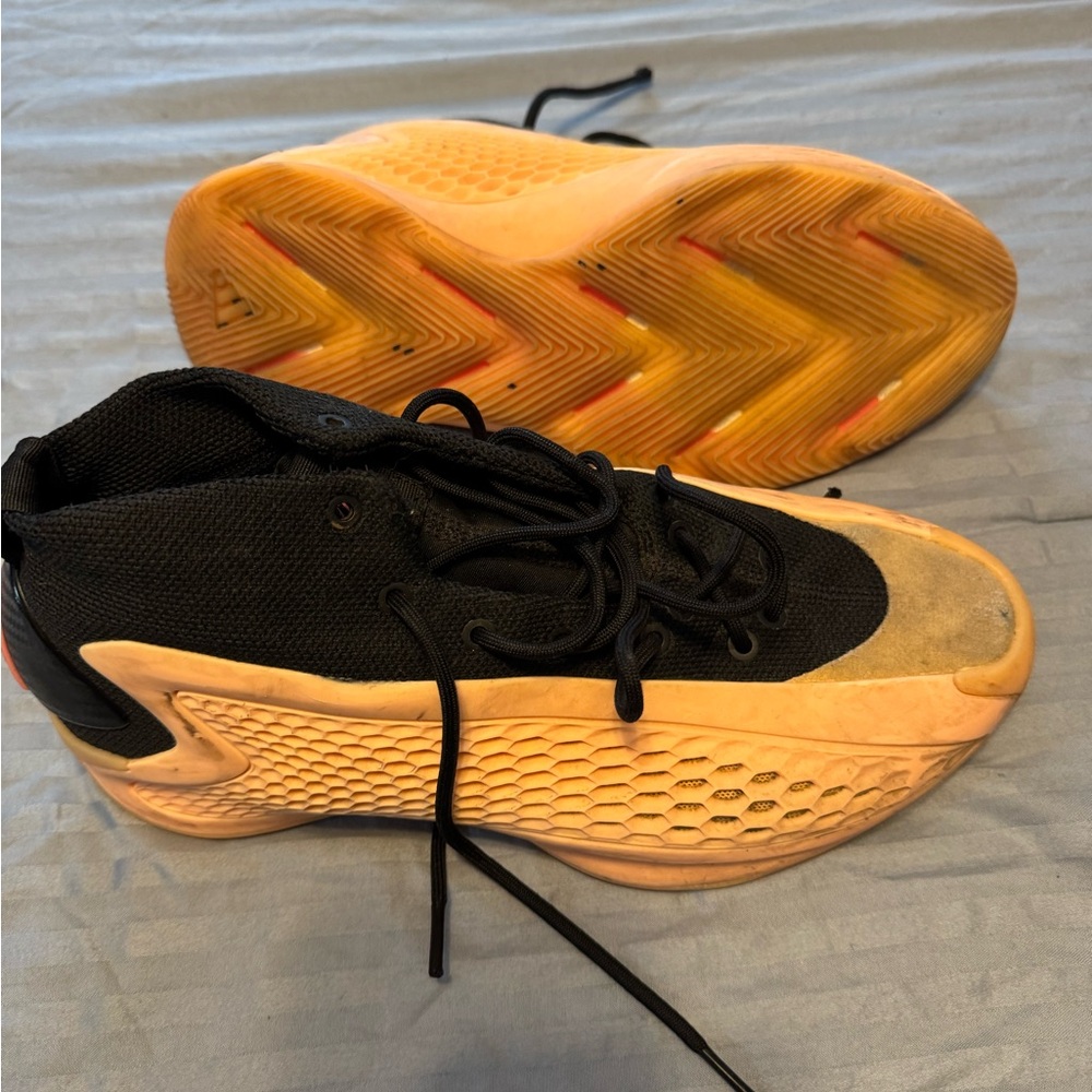 Anthony Edwards basketball sneaker